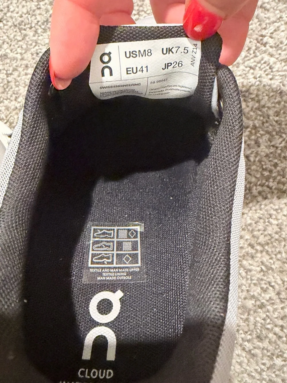 On Running breathable gray